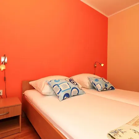 Apartments With Parking Space Jezera, Murter - 5079