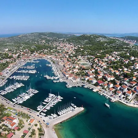 With Parking Space Jezera, Murter - 5079 耶泽拉