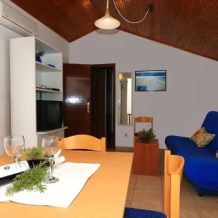Apartment Apartments With A Parking Space Jezera, Murter - 5079
