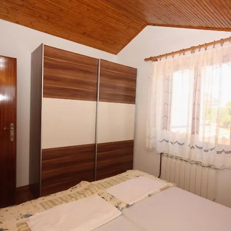 Apartment Apartments With A Parking Space Jezera, Murter - 5079 *