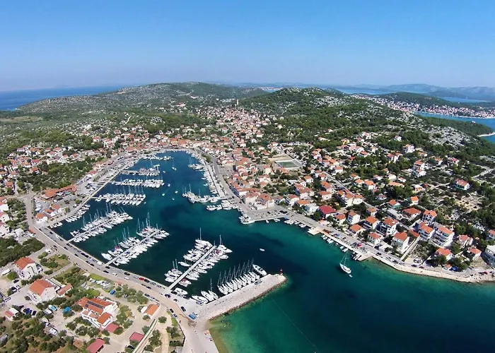 With Parking Space Jezera, Murter - 5079 耶泽拉