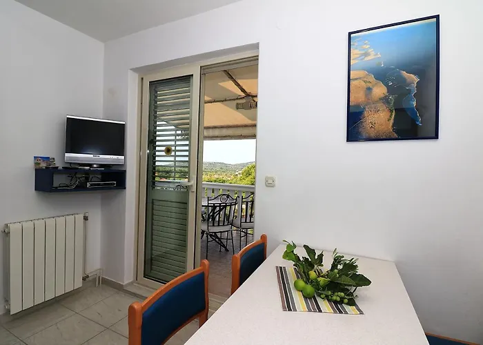 With Parking Space Jezera, Murter - 5079 耶泽拉